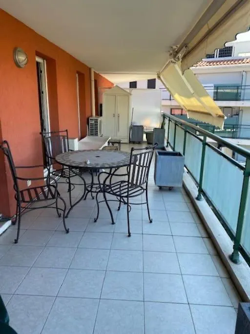 Apartment Apt Calme 2 Chambres Vue Degagee Cannes France