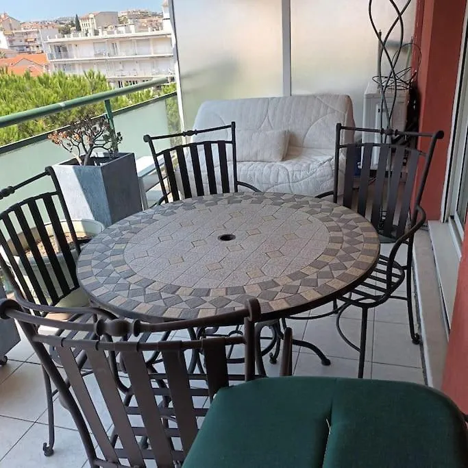 Apt Calme 2 Chambres Vue Degagee Cannes Apartment